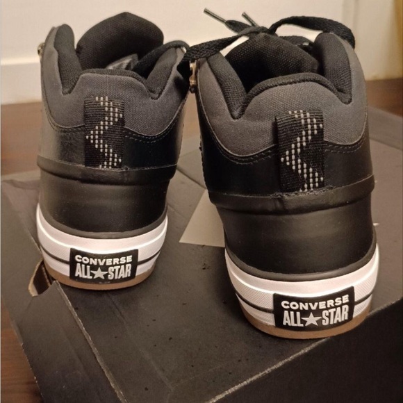 Converse sneakers - Brand New - Picture 2 of 3